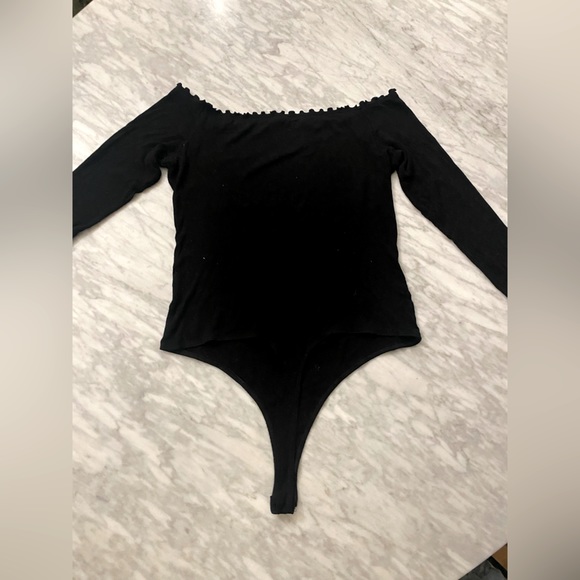 ASOS Tall Off the Shoulder Long-Sleeve Bodysuit with Lettuce Edge - Picture 5 of 6